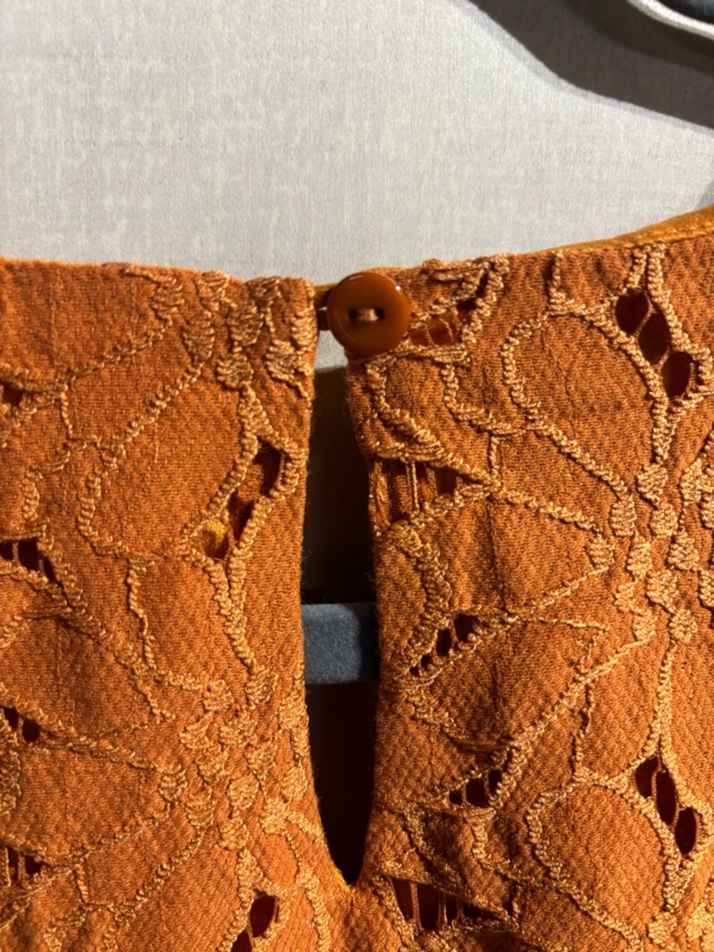 A Calin Lace Peplum Blouse Orange Puff Sleeve V Neck Size S - Picture 9 of 9